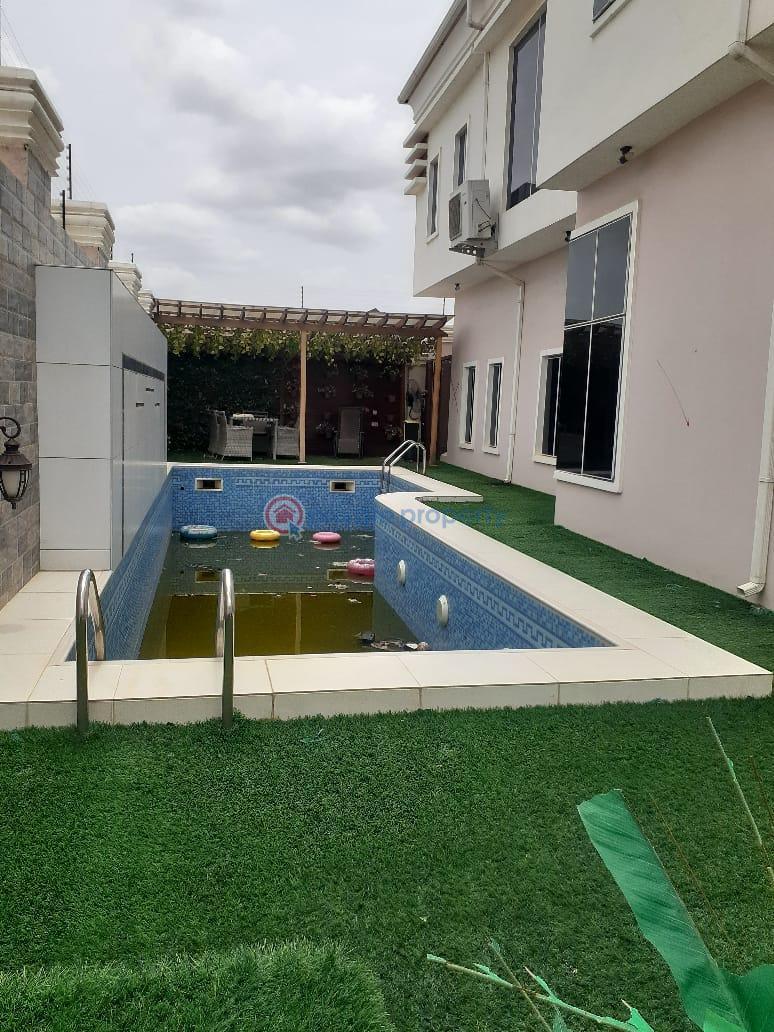 For sale 8 bedroom House Podo Road, Top One Garden, New Garage Ibadan