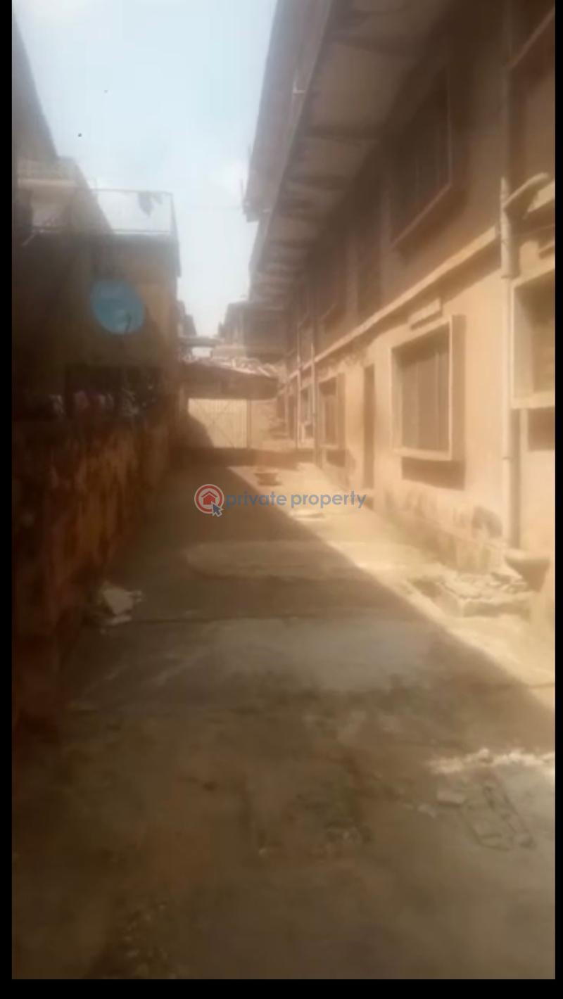 3 bedroom House For Sale Mokola Ibadan Oyo - 2
