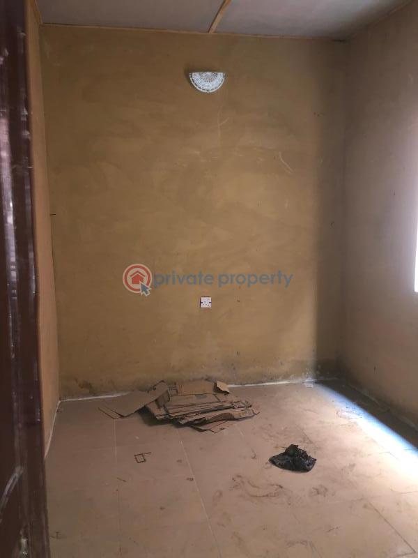 1 bedroom Flat & Apartment For Rent Sholanke Street Akoka Yaba Lagos - 4