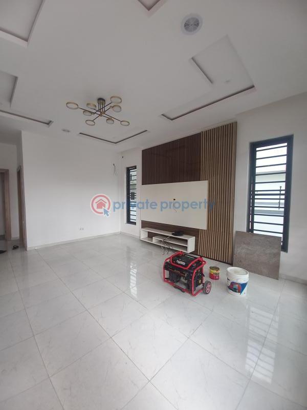 4 bedroom Detached Duplex For Sale Along Lekki Expressway Lagos