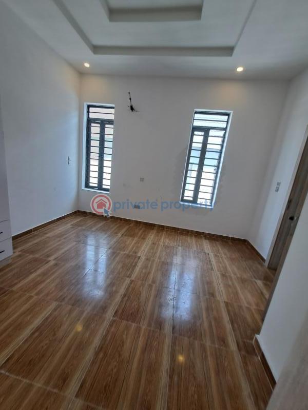 4 bedroom House For Sale Ologolo Lekki Lagos - 3
