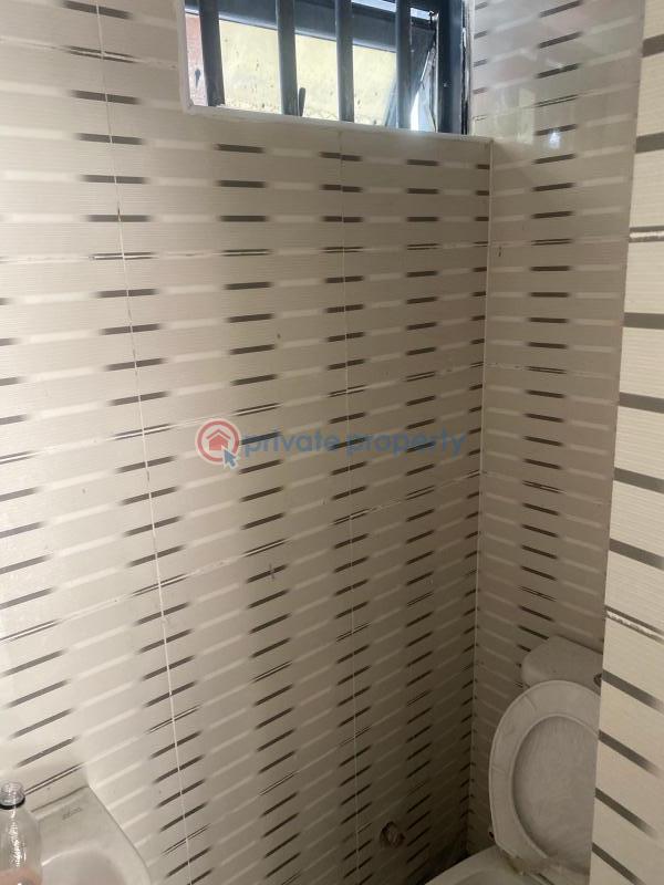 1 bedroom Mini Flat For Rent Alagomeji Yaba Lagos - 2