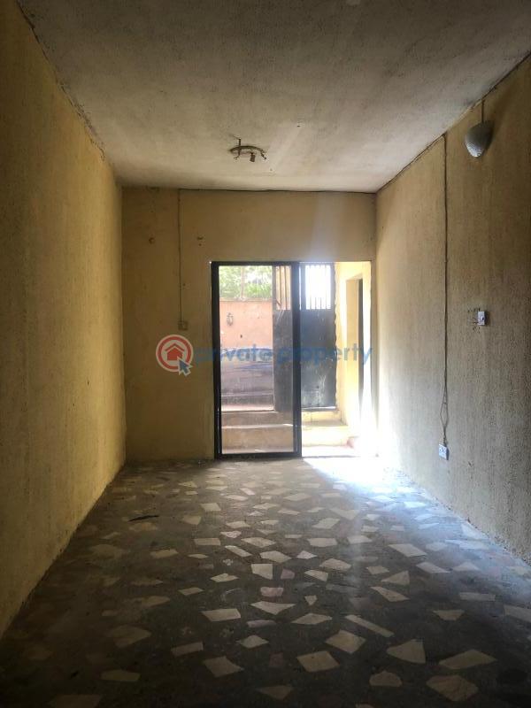 3 bedroom Flat & Apartment For Rent Yaba Lagos - 3