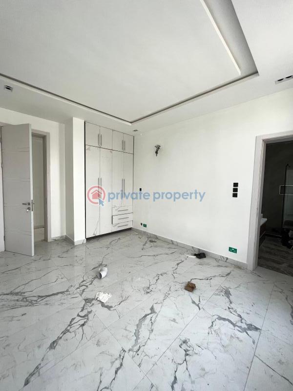 5 bedroom House For Sale Lekki Lagos - 3
