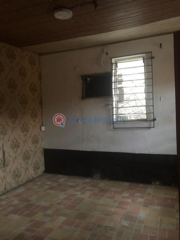 1 bedroom Self Contain For Rent Sabo Yaba Lagos - 2