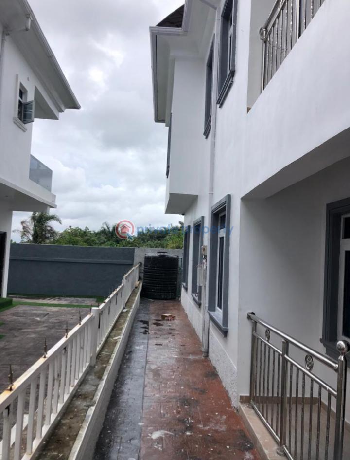 For rent 2 bedroom Flat & Apartment Amity Estate Abijo Ajah Lagos (PID