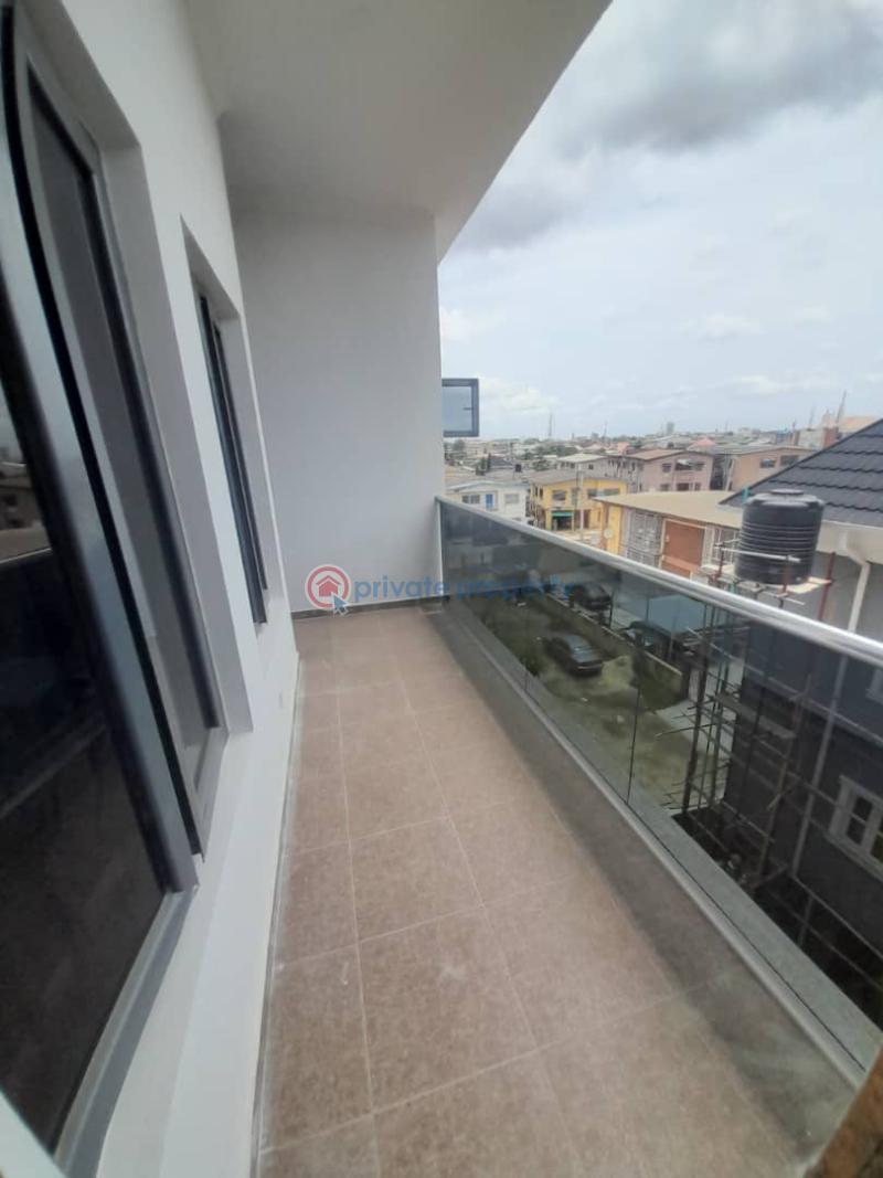 3 bedroom Block Of Flats For Rent Joseph Harrison Onike Yaba Lagos - 0