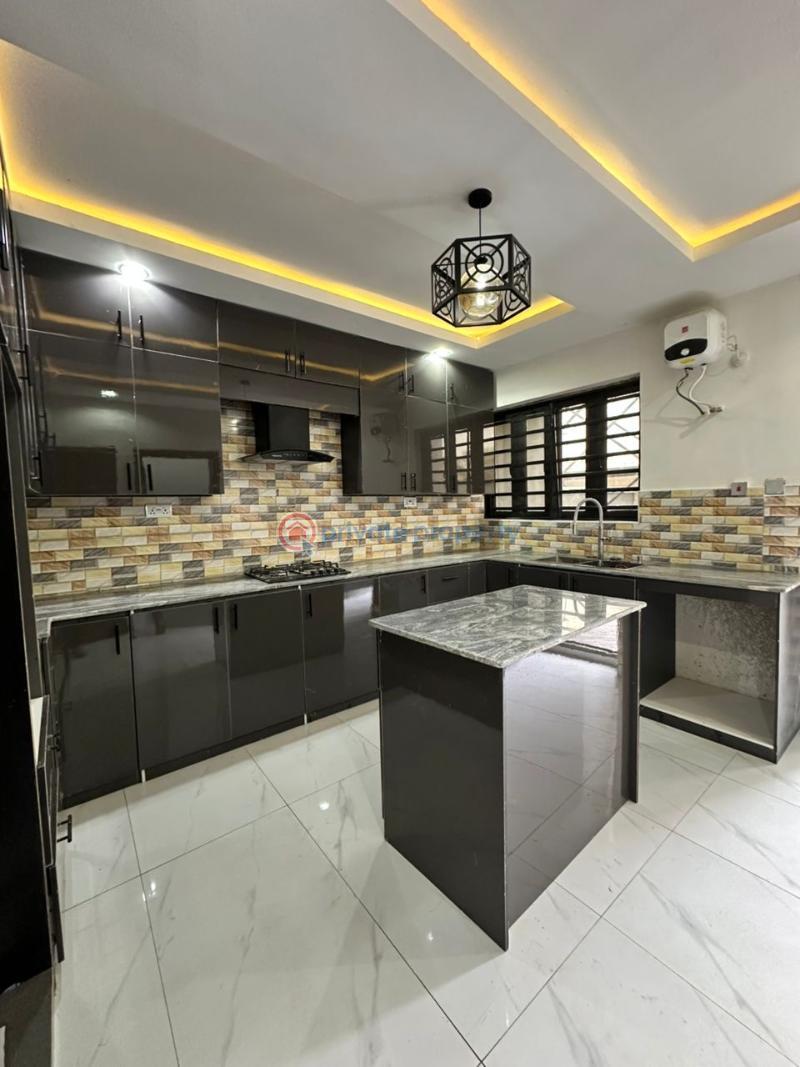 Standard 4 bedroom semi detached duplex - 6 4 bedroom Semi detached Duplex For Sale Carlton Gate Estate, Akobo, Ibadan Akobo Ibadan Oyo - 6