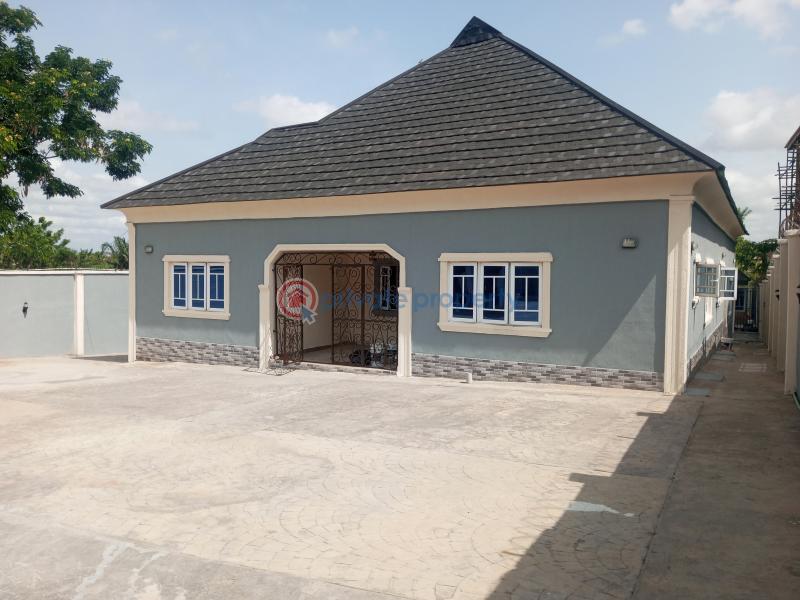 House For Sale Ilupeju Street, Off Johnson Awe Estate, Apata Ibadan Oyo - 24