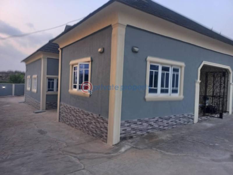 House For Sale Ilupeju Street, Off Johnson Awe Estate, Apata Ibadan Oyo - 4