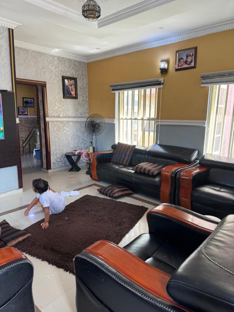 3 bedroom Block Of Flats For Sale Aguda  Surulere Lagos - 1