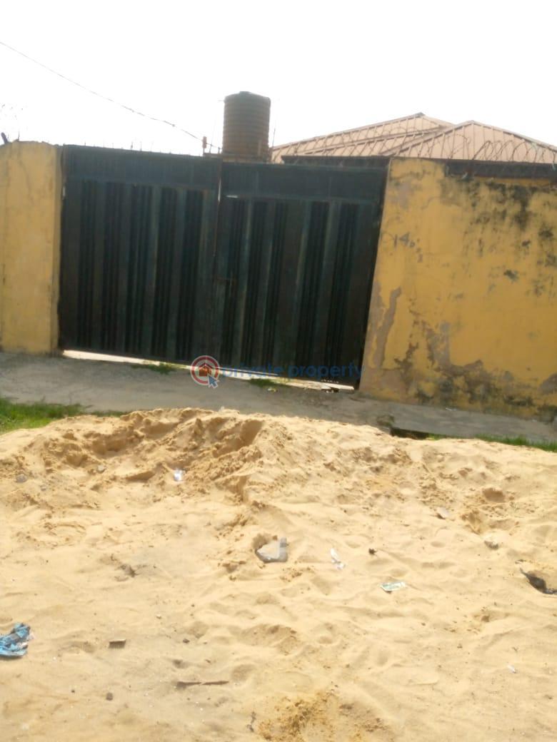 For sale Bungalow Ilaje Bariga Shomolu Lagos (PID 7PCAXD) Private