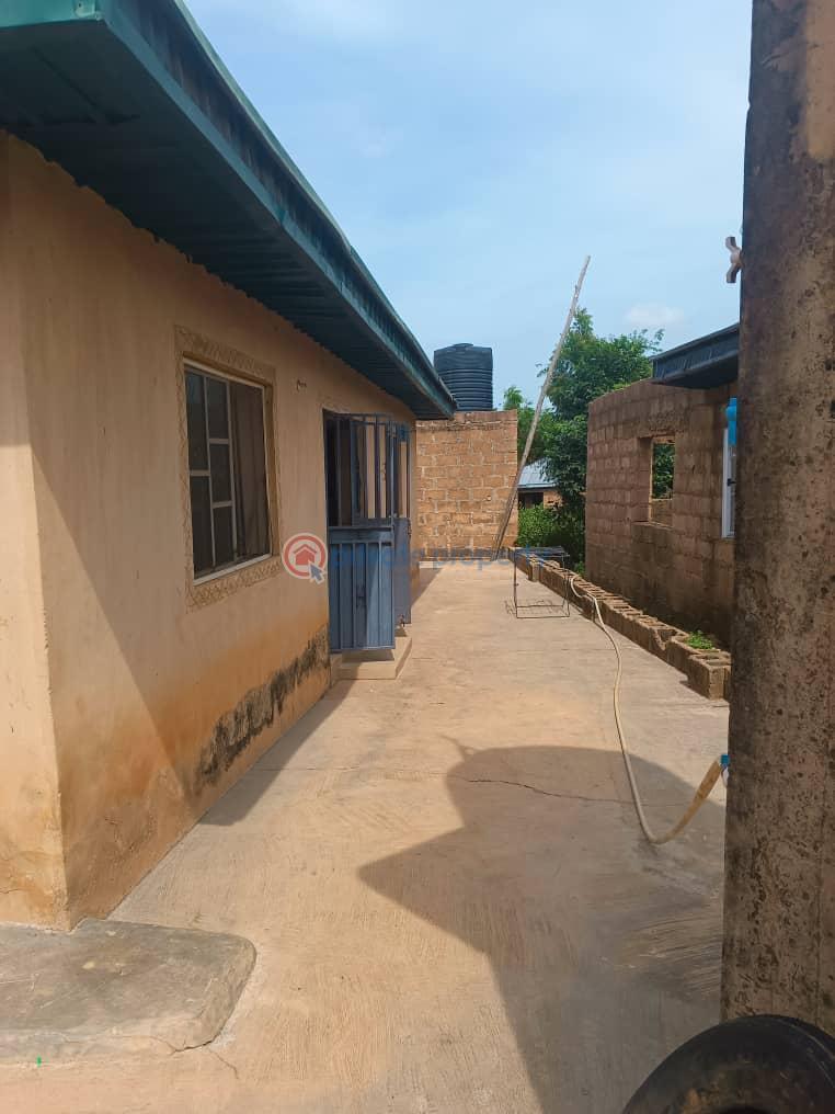 Detached Bungalow For Sale Alakuta Ibadan Oyo - 3
