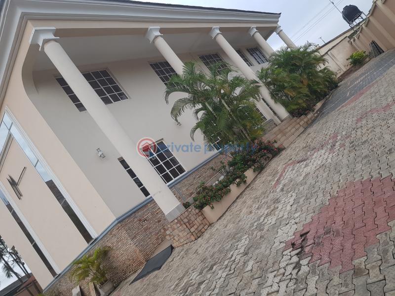 Commercial Property For Rent Old Bodija Estate, Ibadan Oyo - 1