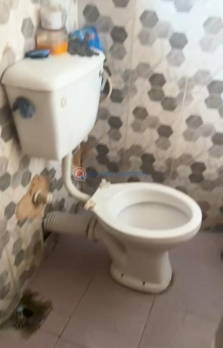1 bedroom Self Contain For Rent Yaba Lagos - 3