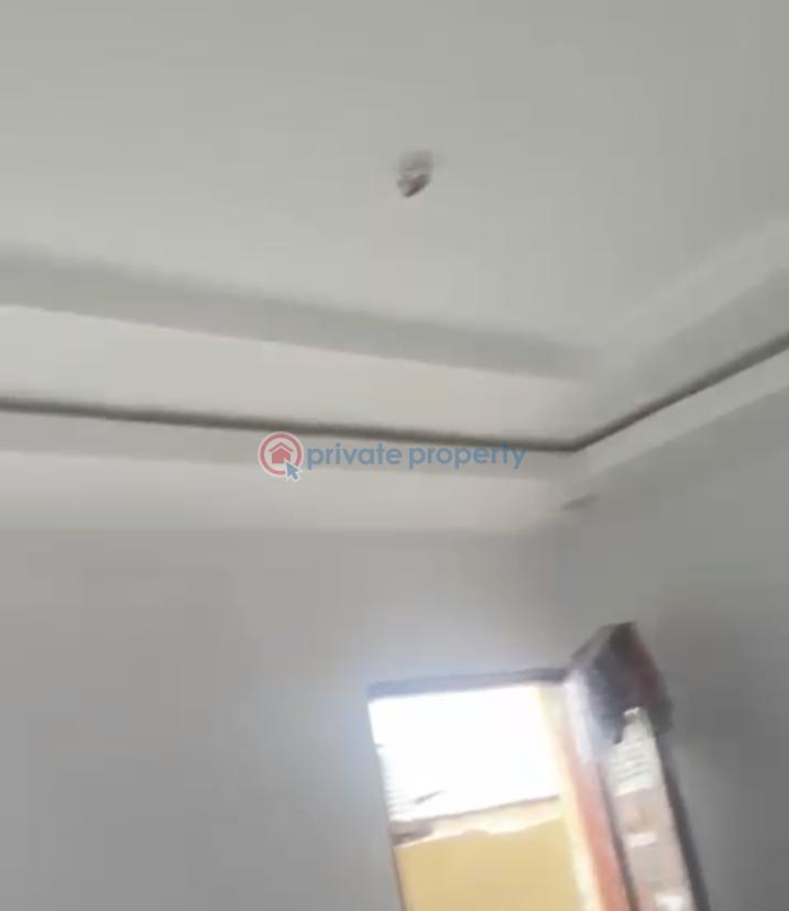 1 bedroom Self Contain For Rent Iwaya Yaba Lagos - 1