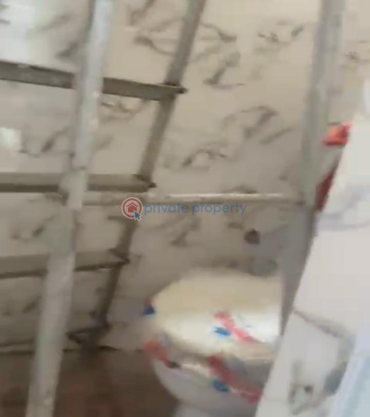 1 bedroom Self Contain For Rent Iwaya Yaba Lagos - 3