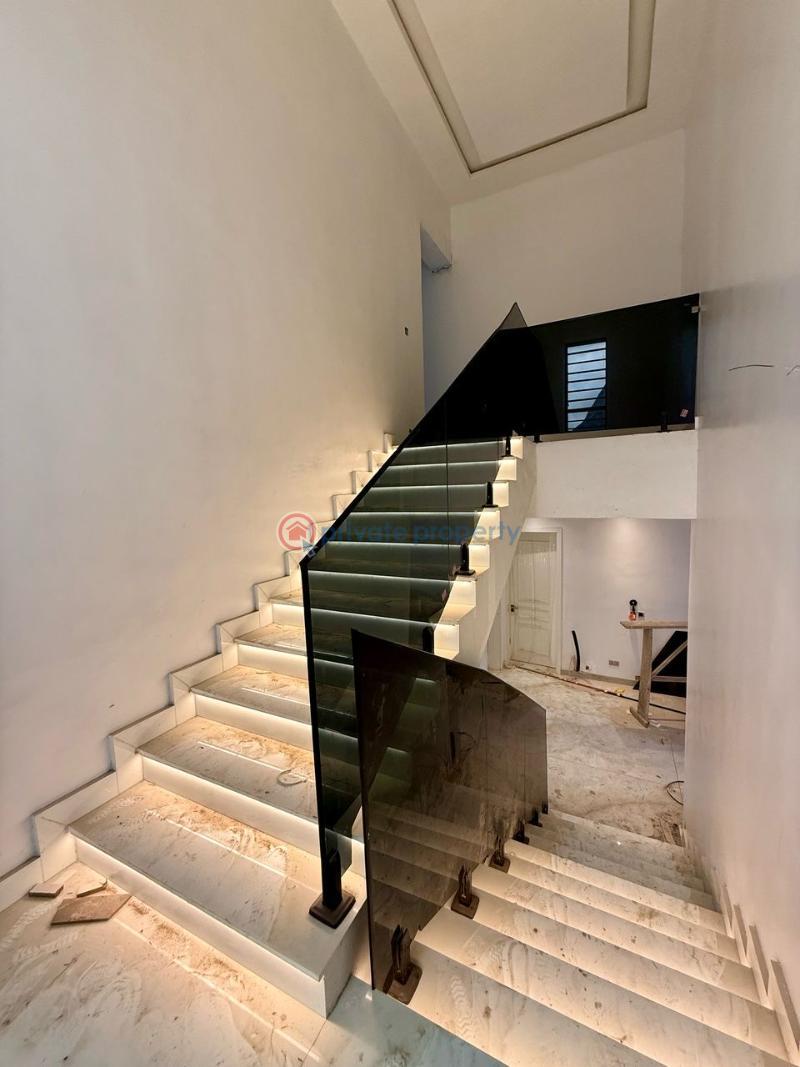 6 bedroom Detached Duplex For Sale Kolapo Ishola Gra, Akobo, Ibadan Akobo Ibadan Oyo - 2