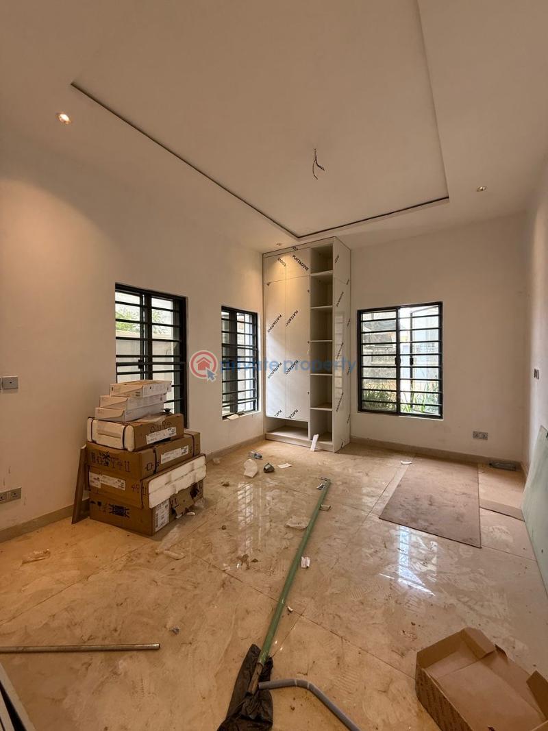 6 bedroom Detached Duplex For Sale Kolapo Ishola Gra, Akobo, Ibadan Akobo Ibadan Oyo - 9