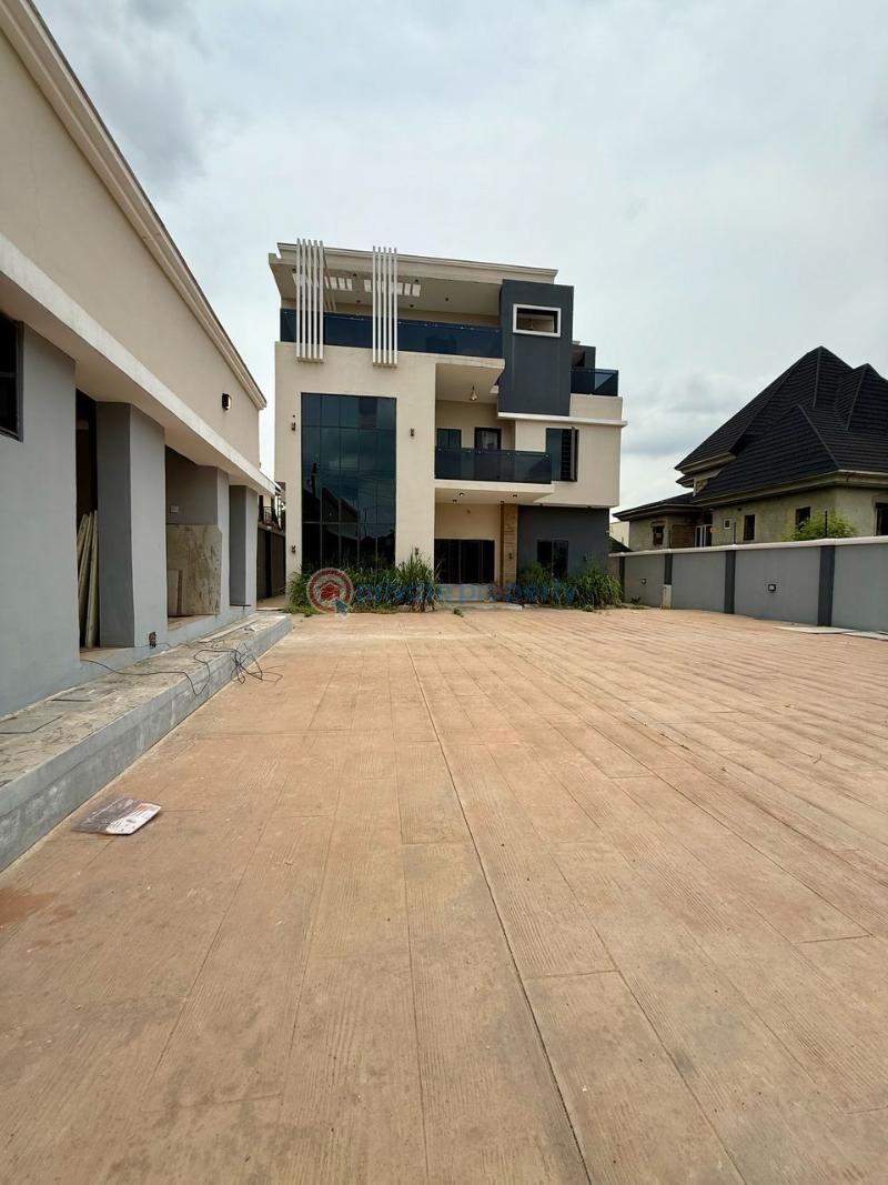 6 bedroom Detached Duplex For Sale Kolapo Ishola Gra, Akobo, Ibadan Akobo Ibadan Oyo - 12