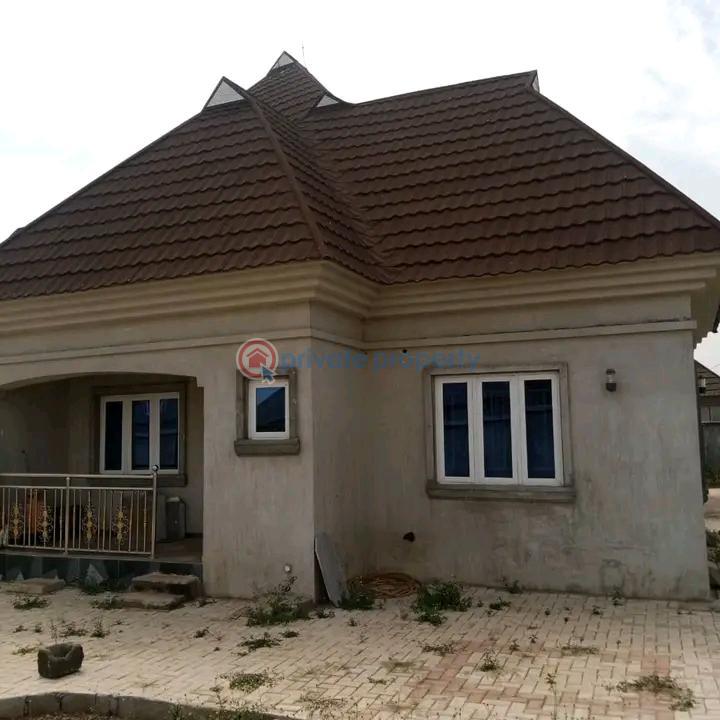 For sale 3 bedroom Bungalow Ilorin West Local Government Area Ilorin Kwara (PID 7PAFDJ
