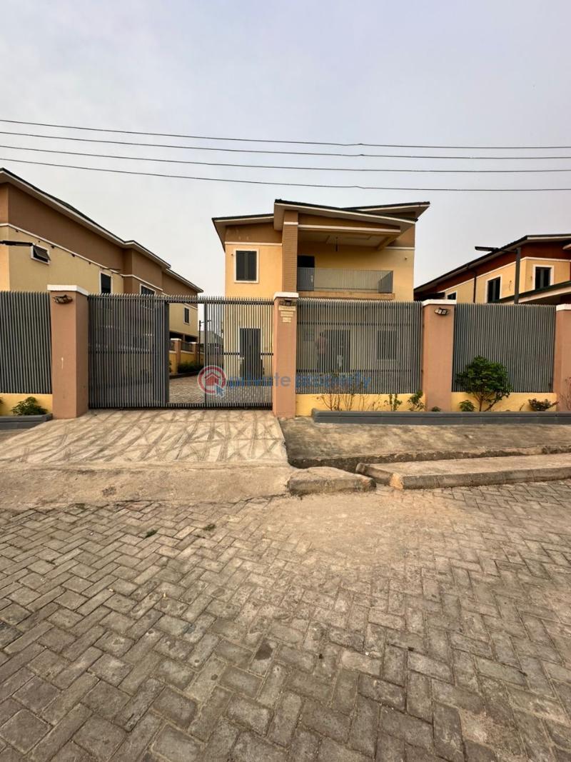 4 bedroom Detached Duplex For Sale S And T Estate, Jericho Gra, Ibadan Ibadan Oyo - 14