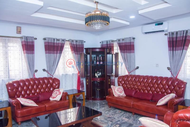 4 bedroom House For Sale Along Zoe Hospital, Extension Ibadan Oyo - 3