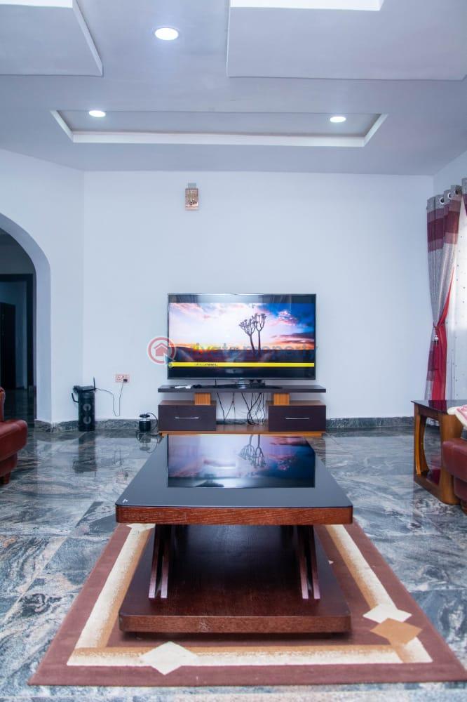 4 bedroom House For Sale Along Zoe Hospital, Extension Ibadan Oyo - 1