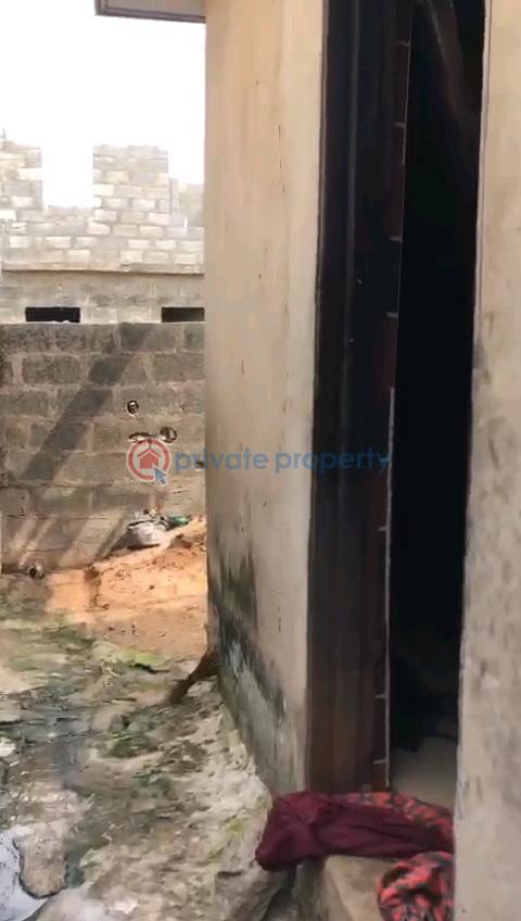 3 bedroom flat - 8 3 bedroom House For Sale Also Off Raypower Alagbado Abule Egba Lagos - 8
