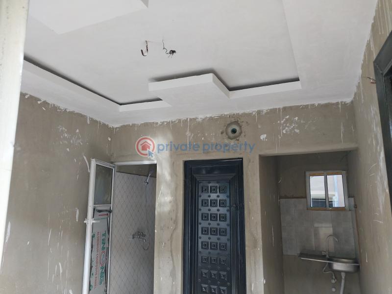 Self Contain For Rent Alagomeji Yaba Lagos - 1