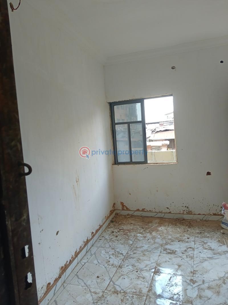 Self Contain For Rent Jibowu Fadeyi Jibowu Yaba Lagos - 4