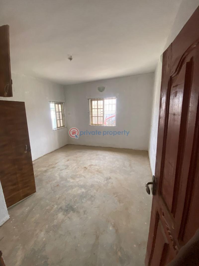 3 bedroom Flat & Apartment For Rent Ikola Ipaja Lagos - 0