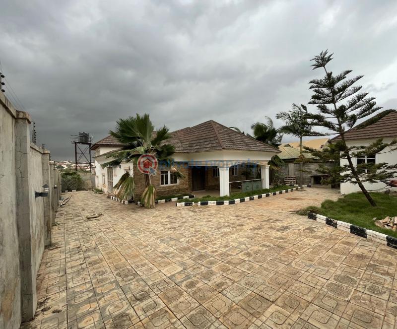 4 bedroom House For Sale Kola Lawal Street, Alao Akala Way, Akobo Ibadan Ibadan Oyo (PID 7PANJY