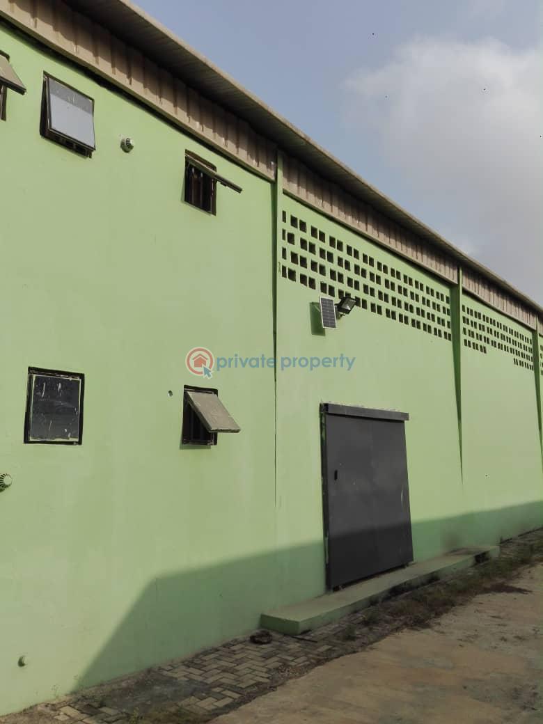 Warehouse For Sale Slightly Off Lagos Ibadan Expressway, By Olufuwape Junction/ap Bus Stop, Just After New Makun City, Ogun Ogun area  - 1