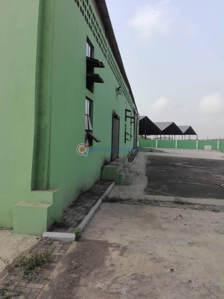 Warehouse For Sale Slightly Off Lagos Ibadan Expressway, By Olufuwape Junction/ap Bus Stop, Just After New Makun City, Ogun Ogun area  - 4