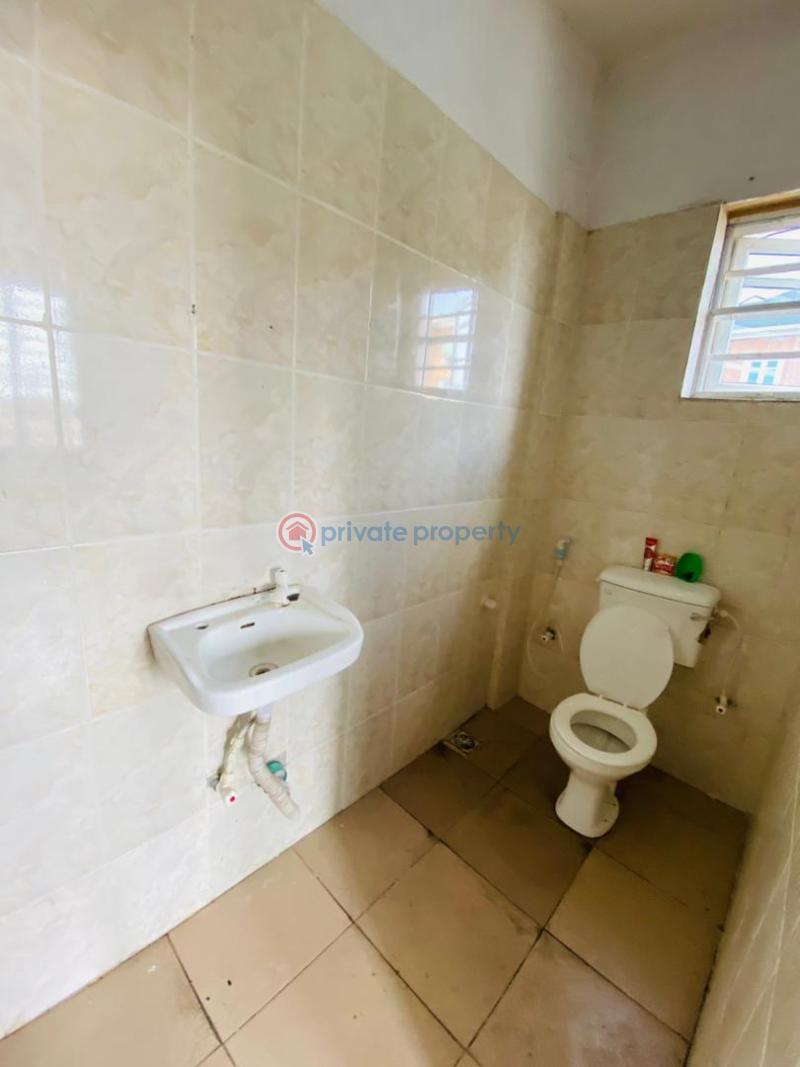 2 bedroom Flat & Apartment For Rent Adekunle Yaba Lagos - 3