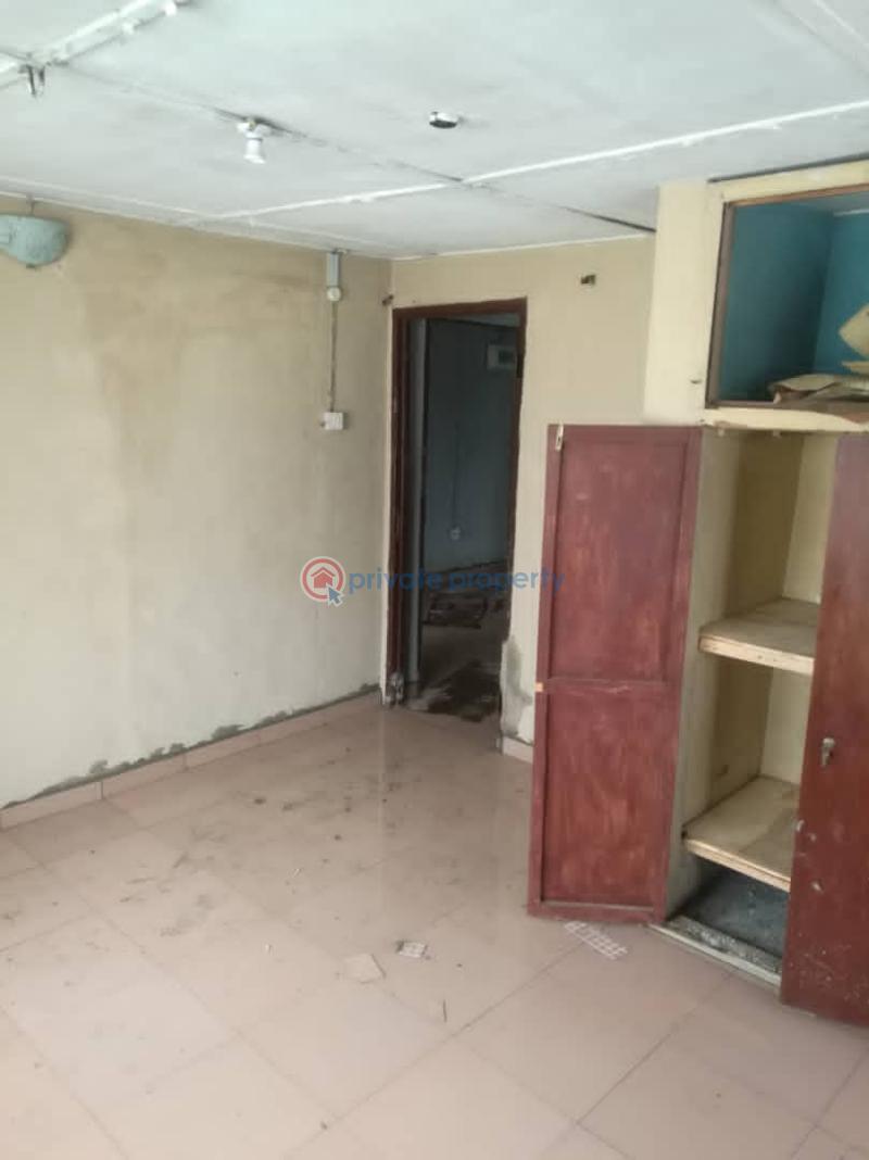 2 bedroom Flat & Apartment For Rent Fola Agoro Yaba Lagos - 2
