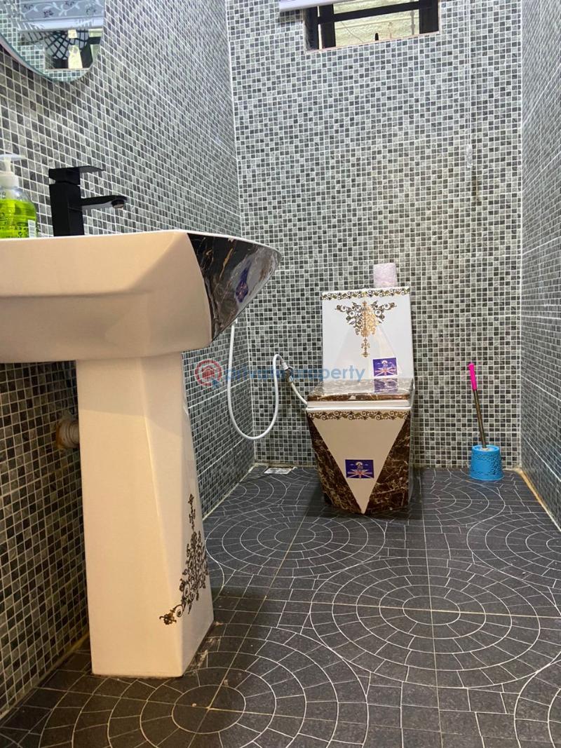 6 bedroom Detached Duplex For Sale In A Secured Estate Soluyi Gbagada Lagos - 7