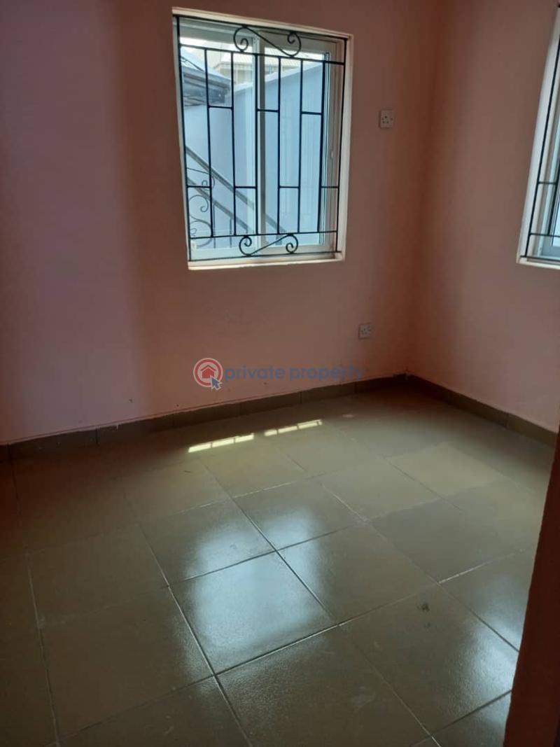 Flat & Apartment For Sale Bucknor Estate,isolo Lagos Isolo Lagos - 1