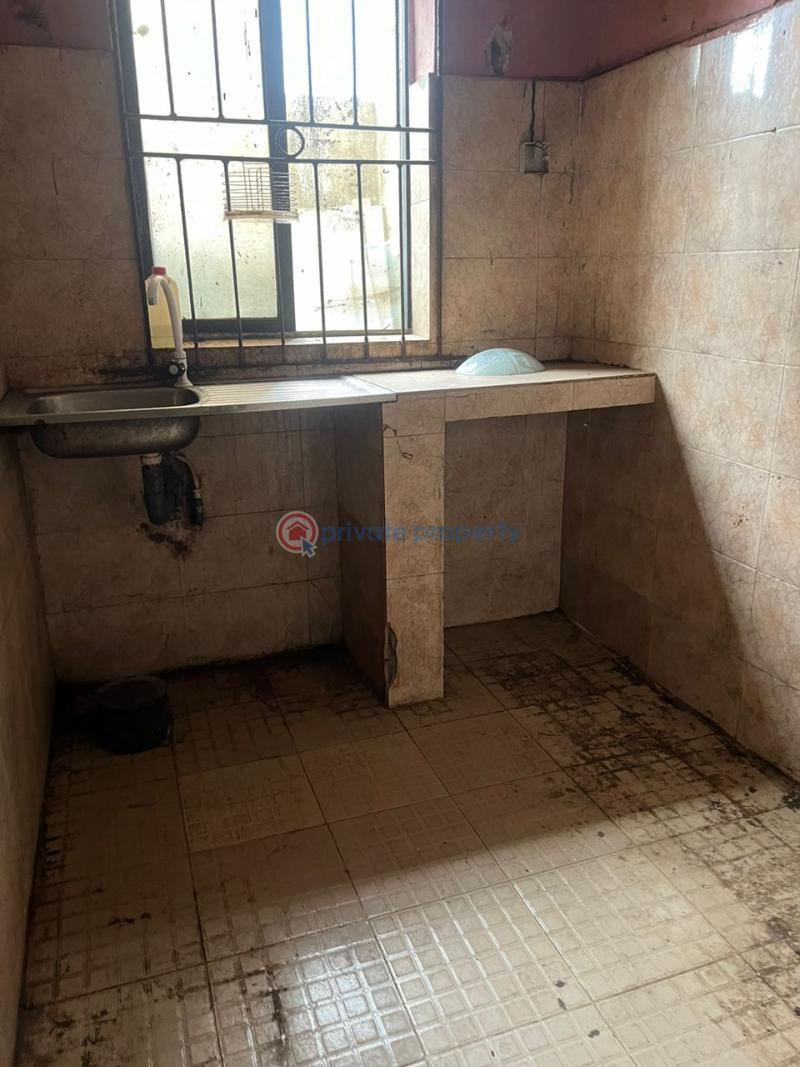1 bedroom Mini Flat For Rent Onipanu Shomolu Lagos - 1