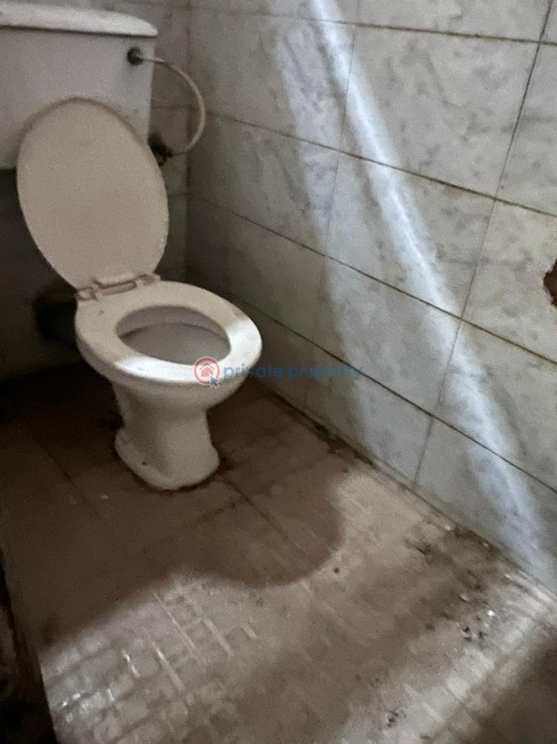 1 bedroom Mini Flat For Rent Onipanu Shomolu Lagos - 3