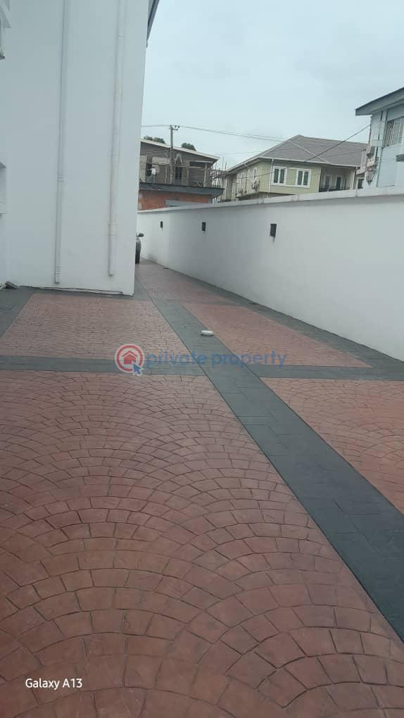1 bedroom Self Contain For Rent Mende Maryland Lagos - 1