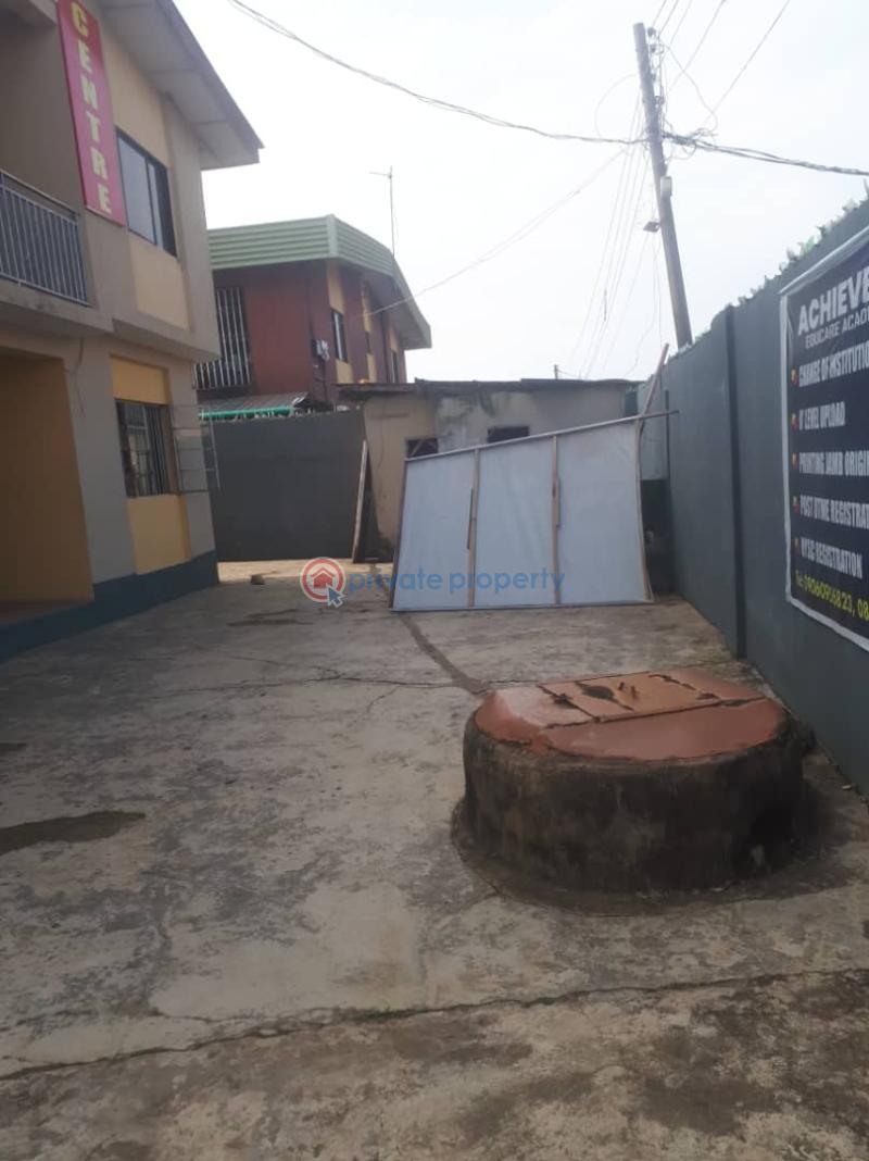 3 bedroom Block Of Flats For Sale Off Ijegun, Ikotun Road Ijegun Ikotun/Igando Lagos - 2