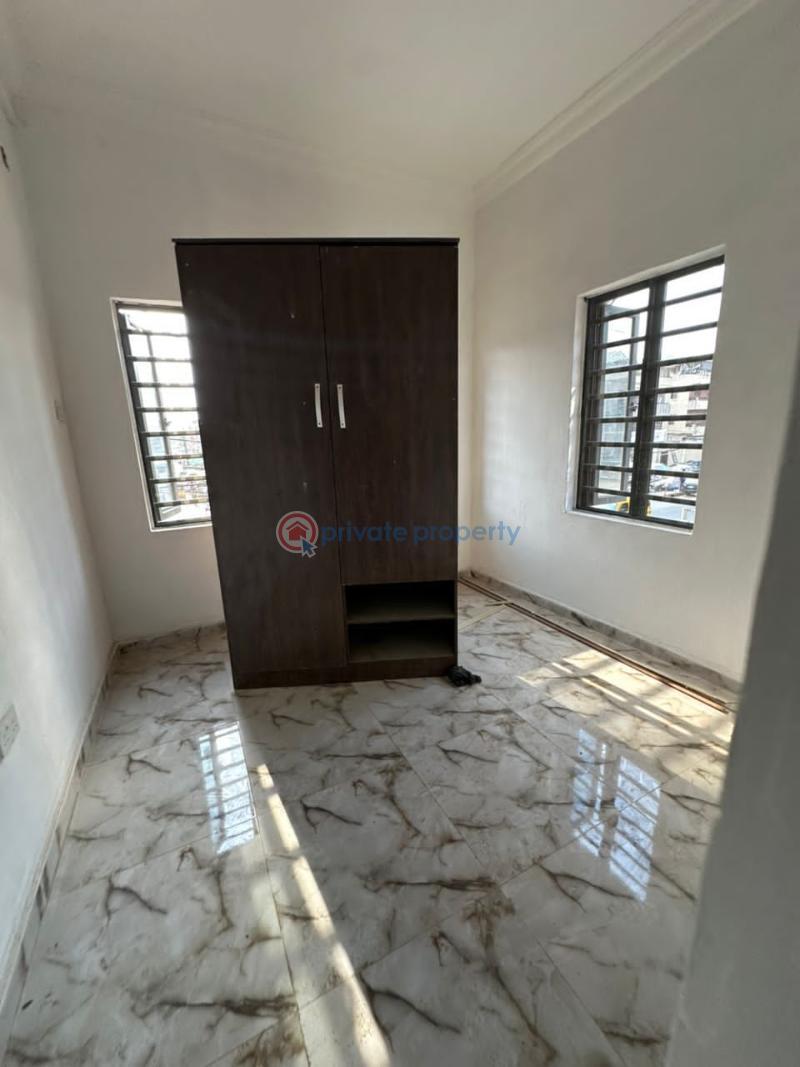 2 bedroom House For Rent Yaba Lagos - 1