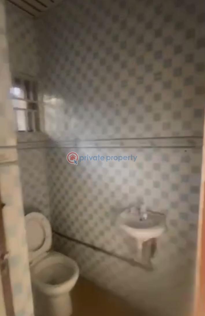 3 bedroom House For Rent Estaport Avenue Soluyi Gbagada Lagos - 2