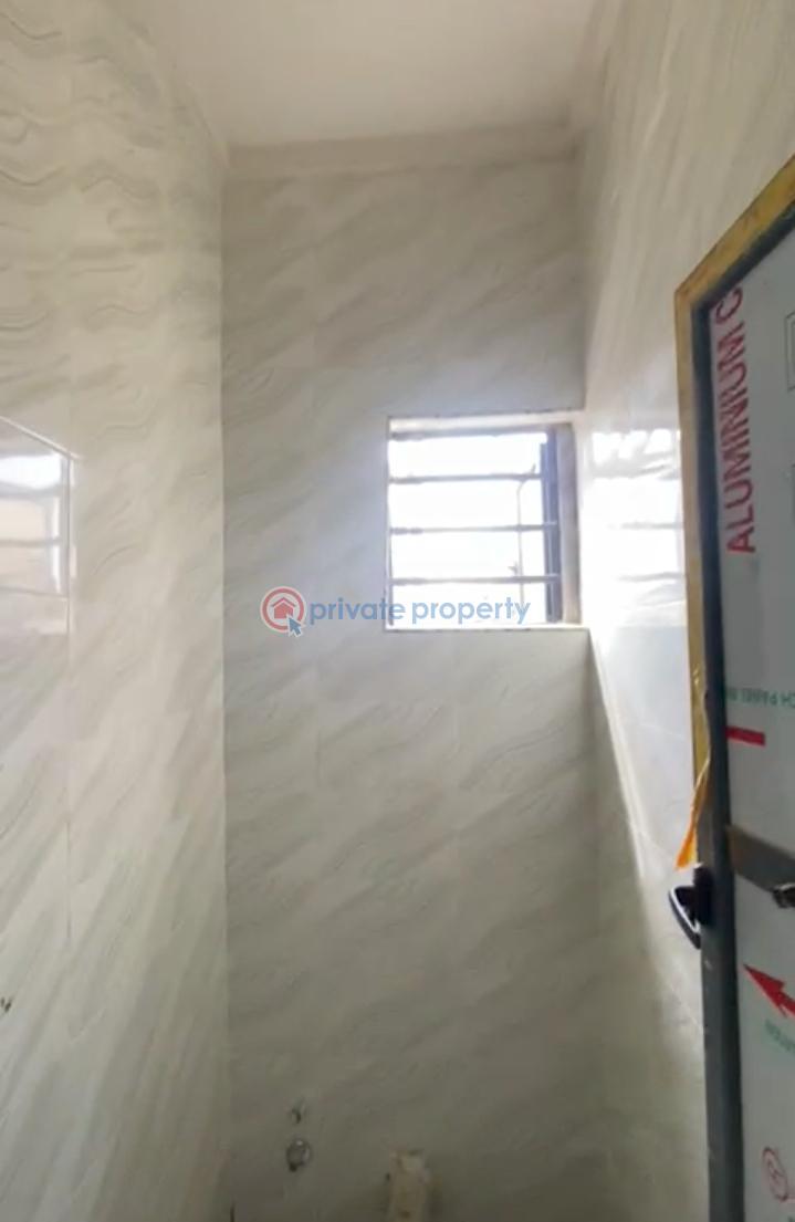 3 bedroom House For Sale Soluyi Gbagada Lagos - 3