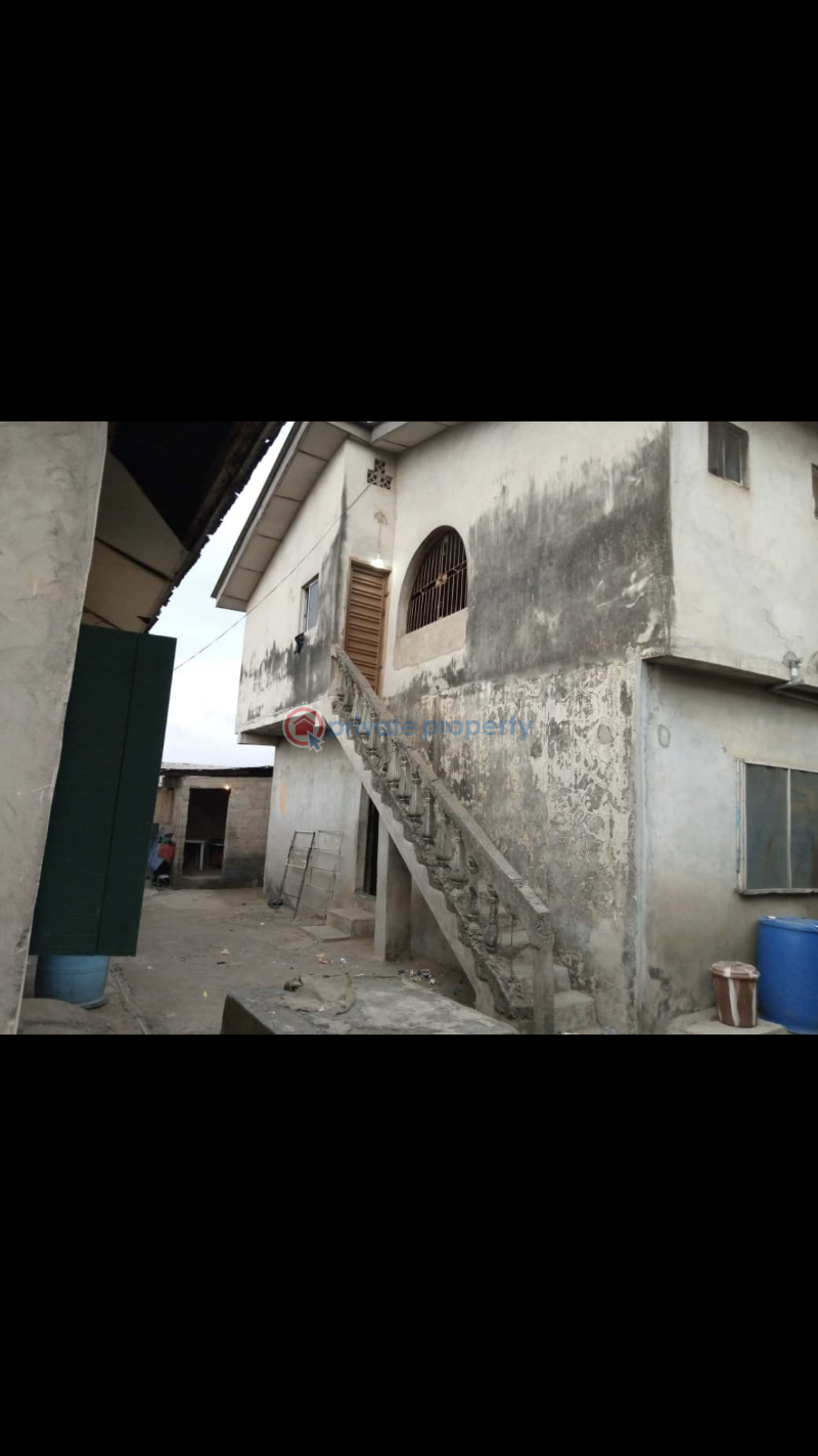For sale 10 bedroom House Ebenezer Olabisi Street Off Omoleye Bus Stop