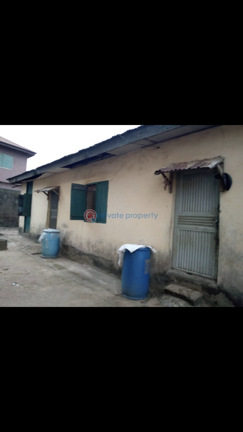 For sale 10 bedroom House Ebenezer Olabisi Street Off Omoleye Bus Stop