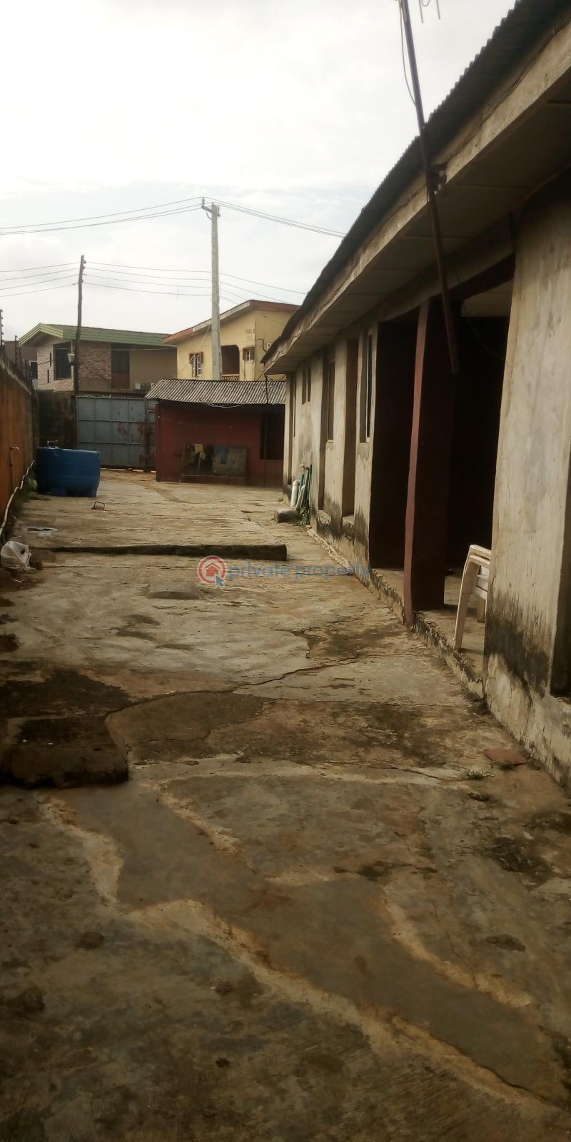 2 bedroom Flat & Apartment For Sale Sunny Duada Isolo Lagos - 1