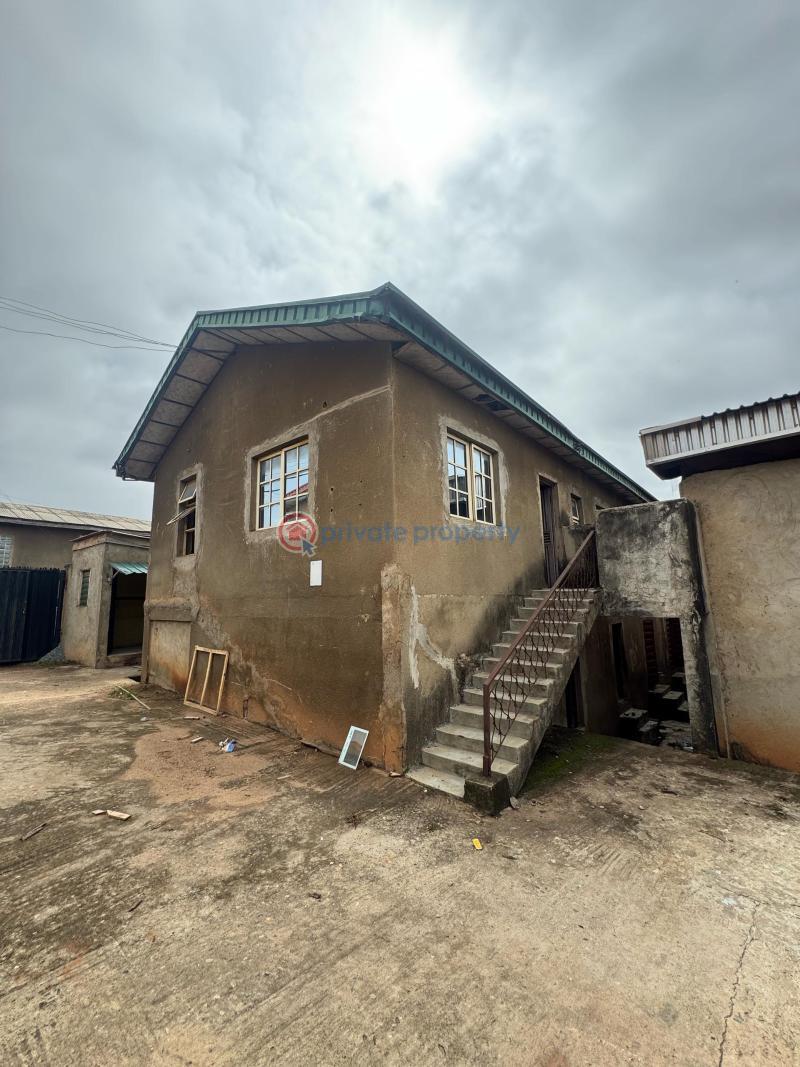 Warehouse For Sale Olaogun, Old Ife Road, Along Agodi Gra. Agodi Ibadan Oyo - 1